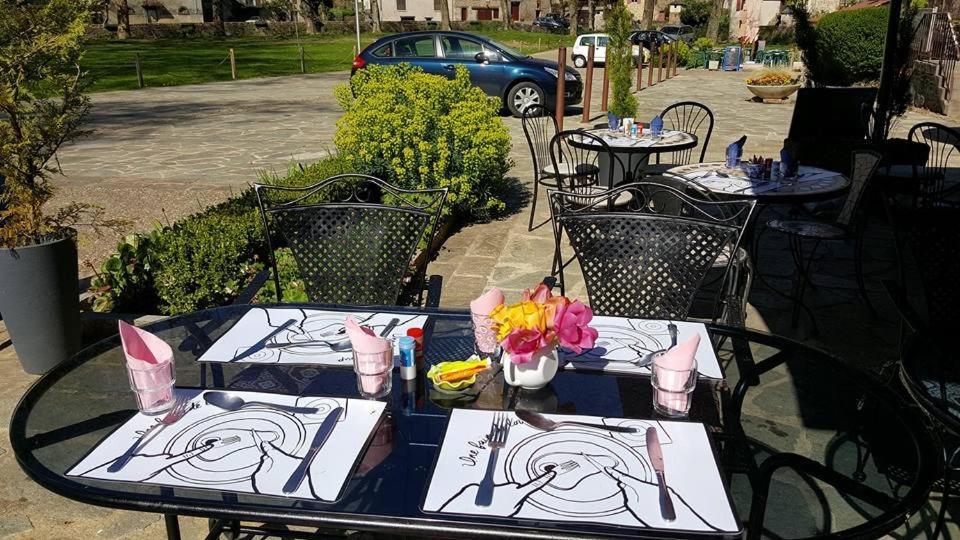 Auberge Henri IV Segur-le-Chateau ภายนอก รูปภาพ