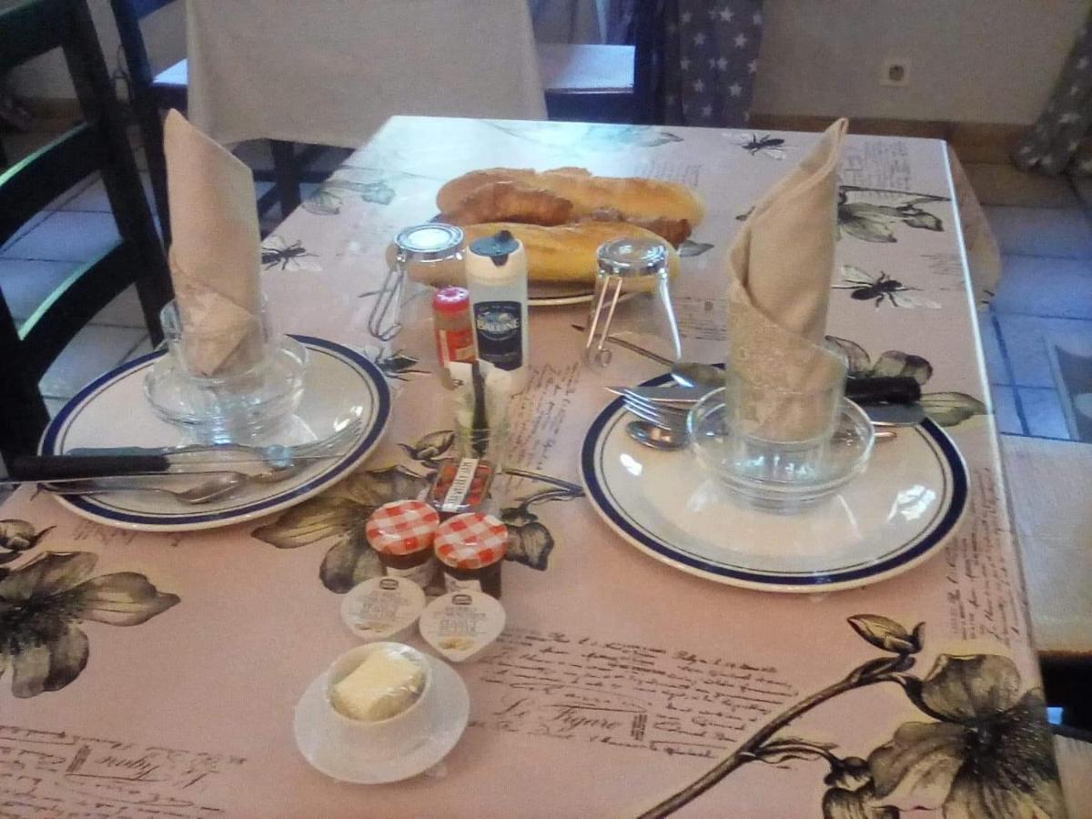 Auberge Henri IV Segur-le-Chateau ภายนอก รูปภาพ